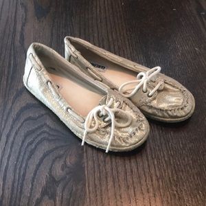 Gold boat shoes